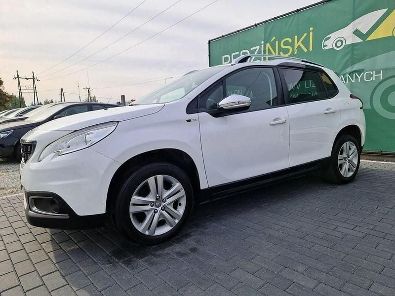 Biały Używany 2017 Peugeot 2008 SUV | 32 900 zł (Dobra cena) - Obraz 1/4
