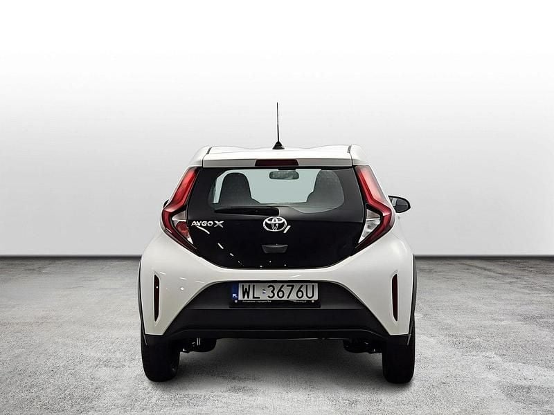 Używany Toyota Aygo X Comfort 72 KM (52 kW) 2023 Biały SUV