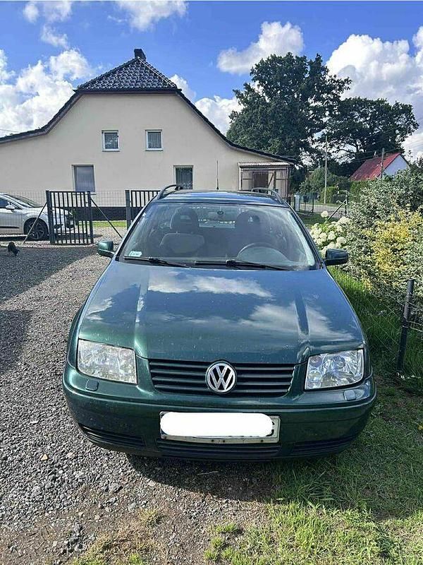 Zielony Używany 1999 VW Bora Kombi | 2200 zł (Dość drogi) - Obraz 1/4