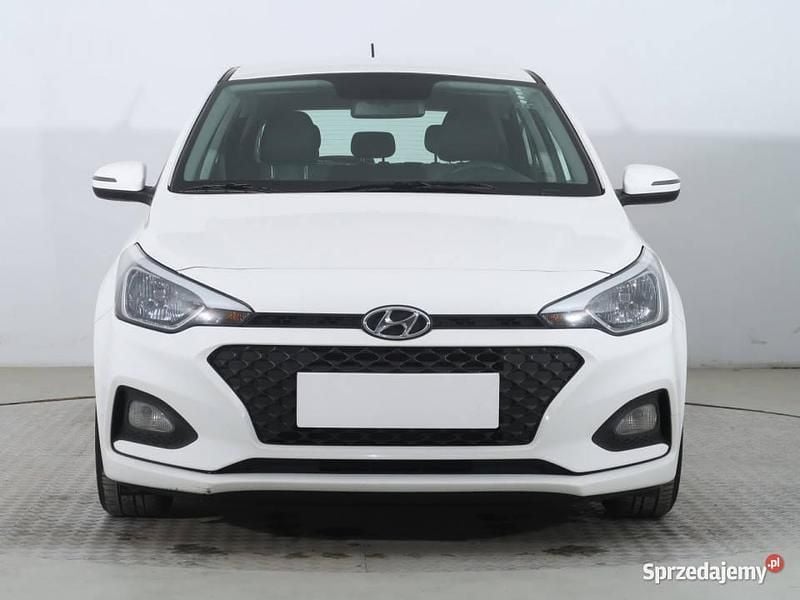Używany Hyundai i20 84 KM (61 kW) 2019 Biały Hatchback