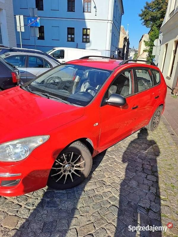Czerwony Używany 2009 Hyundai i30 Kombi | 4900 zł - Obraz 1/4