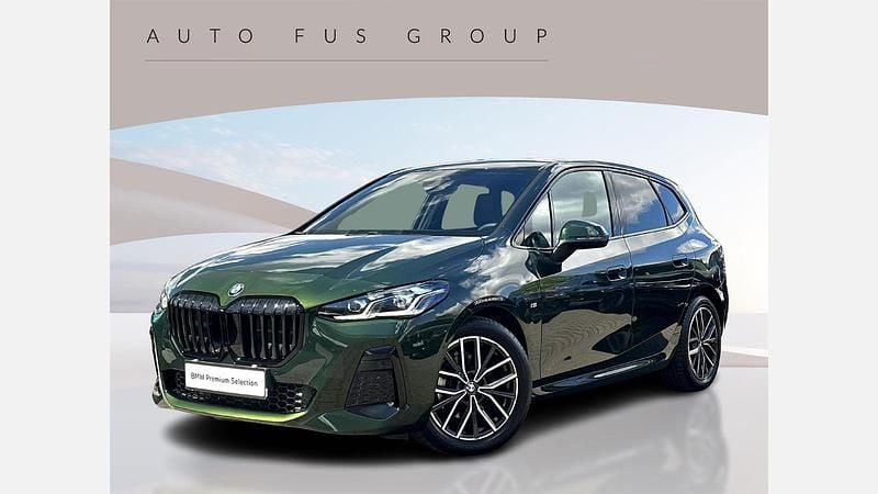 Zielony san remo metalizowany Używany 2024 BMW 218 Active Tourer Comfort Edition Minivan | 159 900 zł (Uczciwa cena) - Obraz 1/3