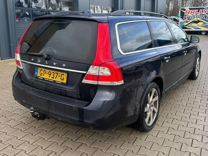 Używany Volvo V70 120 KM (88 kW) 2015 Niebieski Kombi