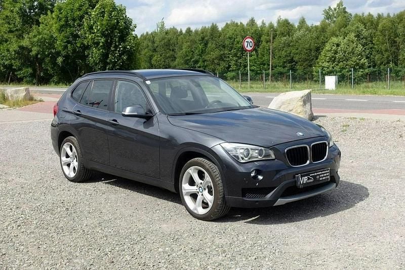 Szary Używany 2013 BMW X1 SUV | 36 900 zł (Dobra cena) - Obraz 1/4
