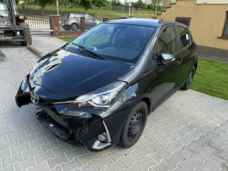 Szary Używany 2019 Toyota Yaris Hatchback | 22 800 zł - Obraz 1/4