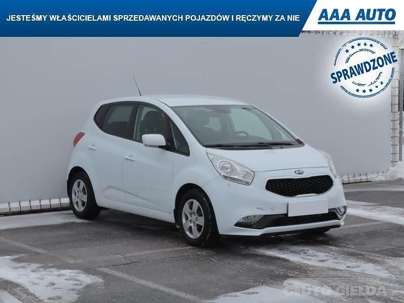 Używany Kia Venga 125 KM (91 kW) 2017 Biały Hatchback