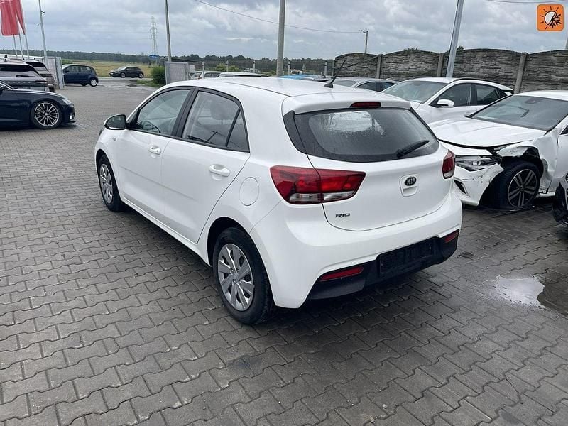 Biały Używany 2020 Kia Rio 2 Hatchback | 29 900 zł - Obraz 1/4