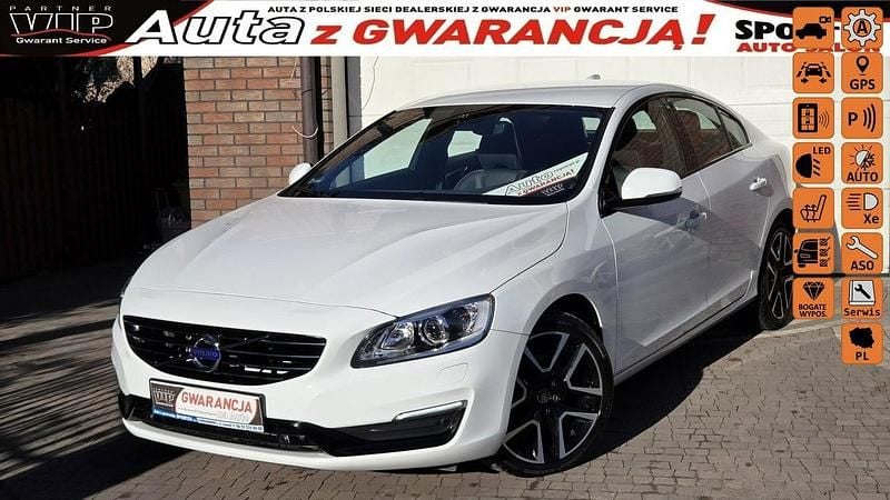 Biały Używany 2018 Volvo S60 Momentum Sedan/Limuzyna | 65 900 zł (Super Cena) - Obraz 1/4