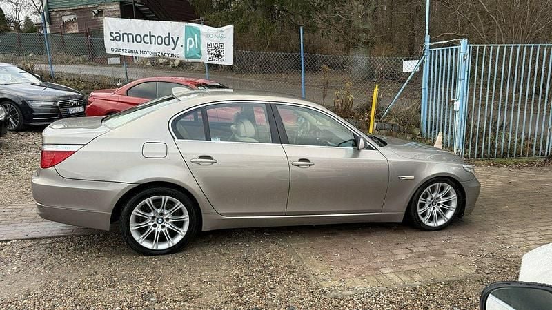 Używany BMW 520 177 KM (130 kW) 2007 Brązowobeżowy Sedan/Limuzyna