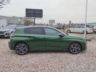 Używany Peugeot 308 Allure 130 KM (95 kW) 2024 Zielony