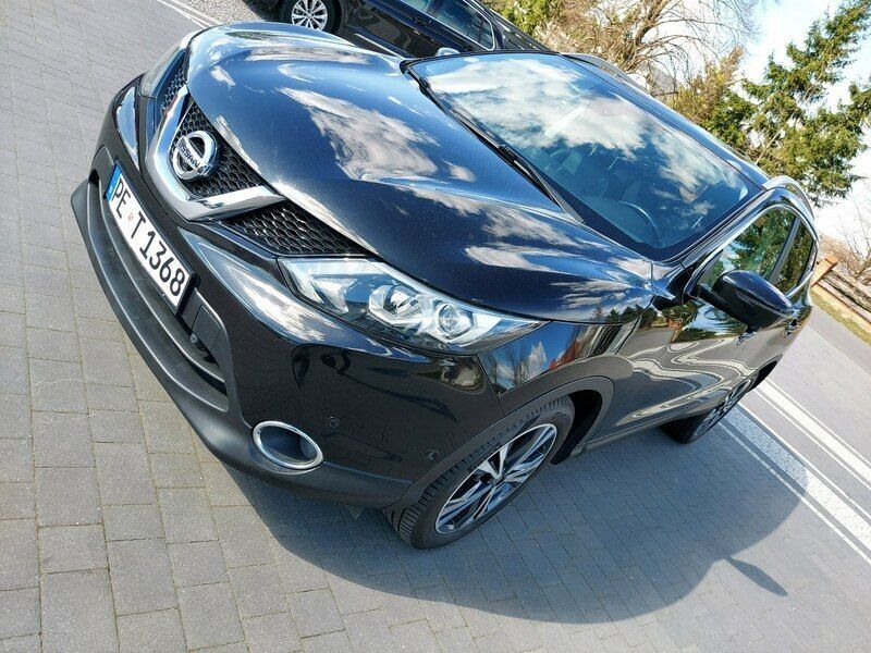 Czarny Używany 2015 Nissan Qashqai SUV | 53 900 zł (Drogi) - Obraz 1/4