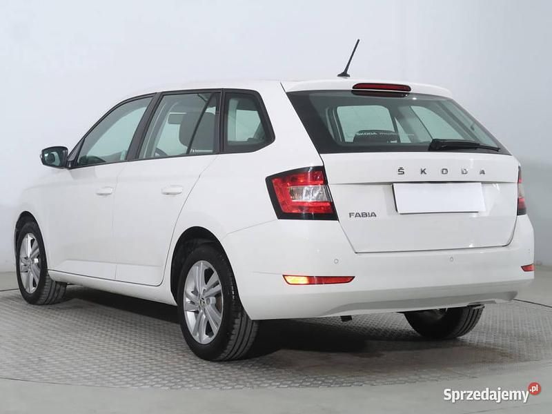 Używany Skoda Fabia 2021 Biały Kombi