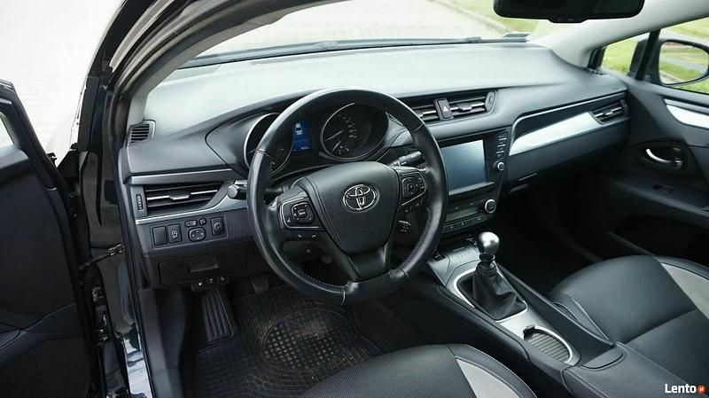 Czarny Używany 2015 Toyota Avensis Sedan/Limuzyna | 51 959 zł (Drogi) - Obraz 1/4