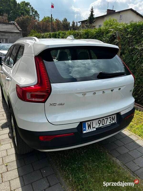 Biały Używany 2019 Volvo XC40 SUV | 90 000 zł (Super Cena) - Obraz 1/4