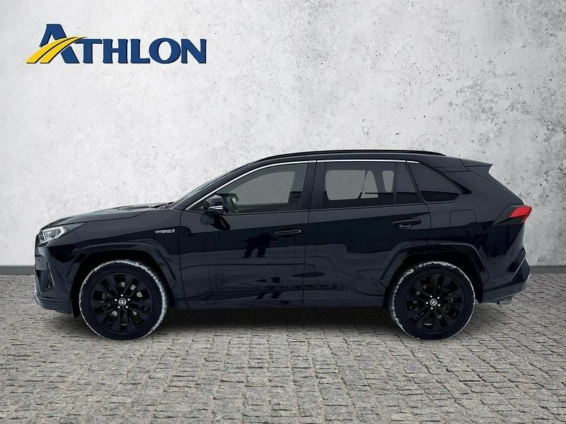 Używany Toyota RAV4 Hybrid 178 KM (130 kW) 2021 Czarny (metalik) SUV