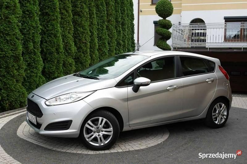 Srebrny Używany 2017 Ford Fiesta Hatchback | 23 900 zł (Dobra cena) - Obraz 1/4