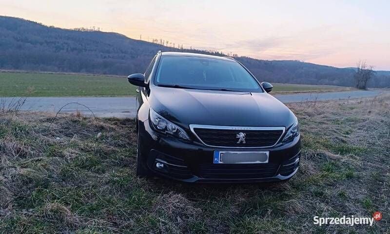 Czarny Używany 2020 Peugeot 308 Kombi | 37 000 zł - Obraz 1/4