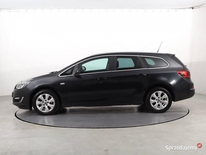 Używany Opel Astra 2014 Czarny Kombi