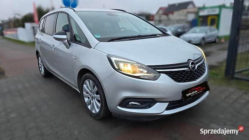 Używany Opel Zafira 2017 Minivan