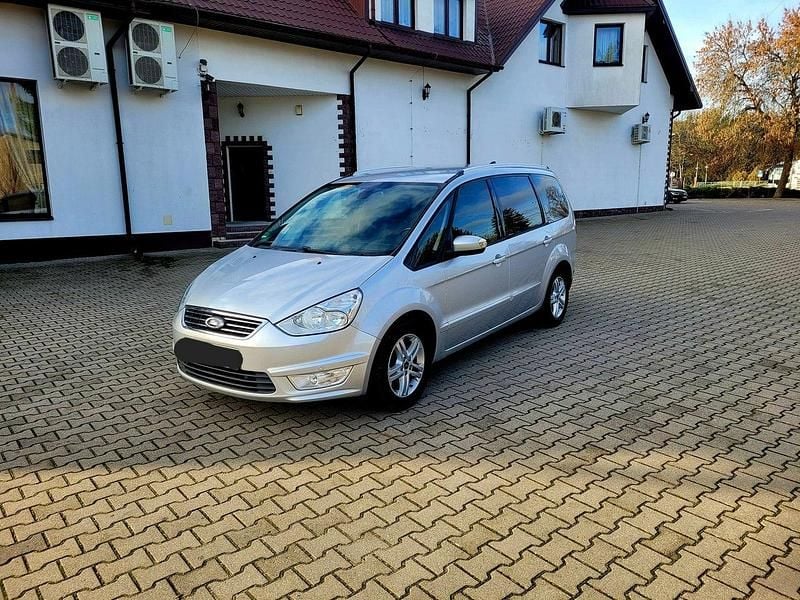 Srebrny (metalik) Używany 2014 Ford Galaxy Titanium Minivan | 35 900 zł (Super Cena) - Obraz 1/4