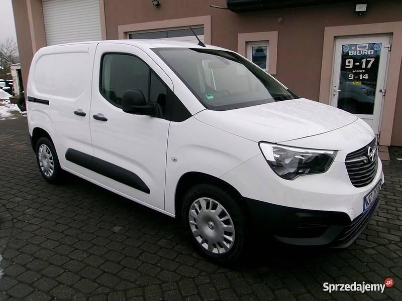 Biały Używany 2018 Opel Combo Sedan/Limuzyna | 29 900 zł (Super Cena) - Obraz 1/4