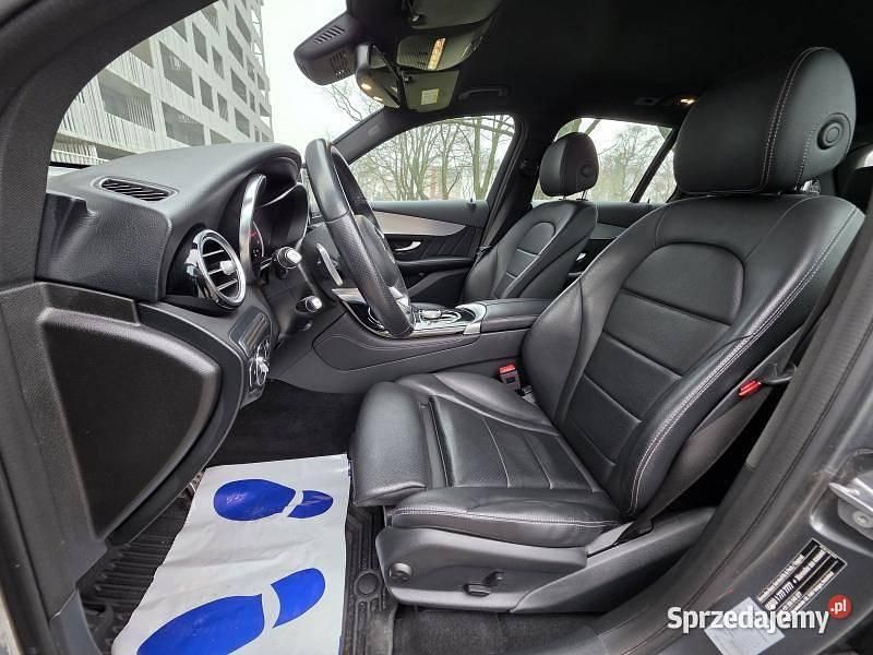 Używany 2018 Mercedes GLC250 AMG line | 109 900 zł (Uczciwa cena) - Obraz 1/4