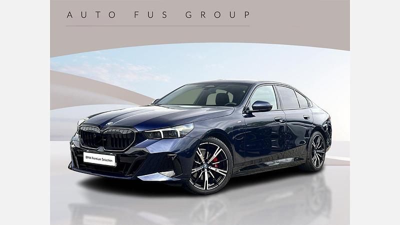 Niebieski tanzanite bmw individual metalizowany Używany 2024 BMW 530e Comfort Edition Sedan/Limuzyna | 299 900 zł (Uczciwa cena) - Obraz 1/3