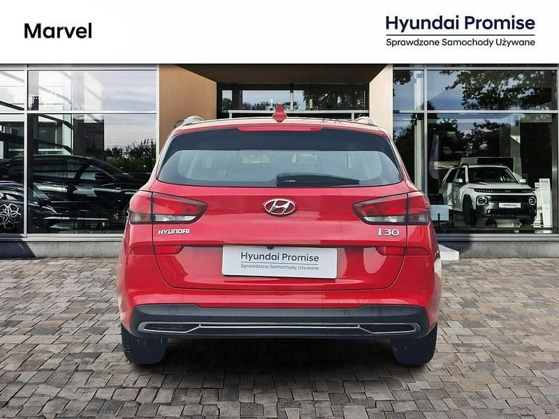 Używany Hyundai i30 160 KM (117 kW) 2023 Czerwony Kombi