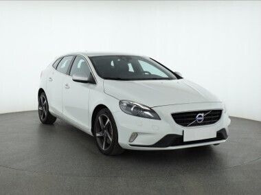 Biały Używany 2015 Volvo V40 Kombi | 58 999 zł (Drogi) - Obraz 1/4
