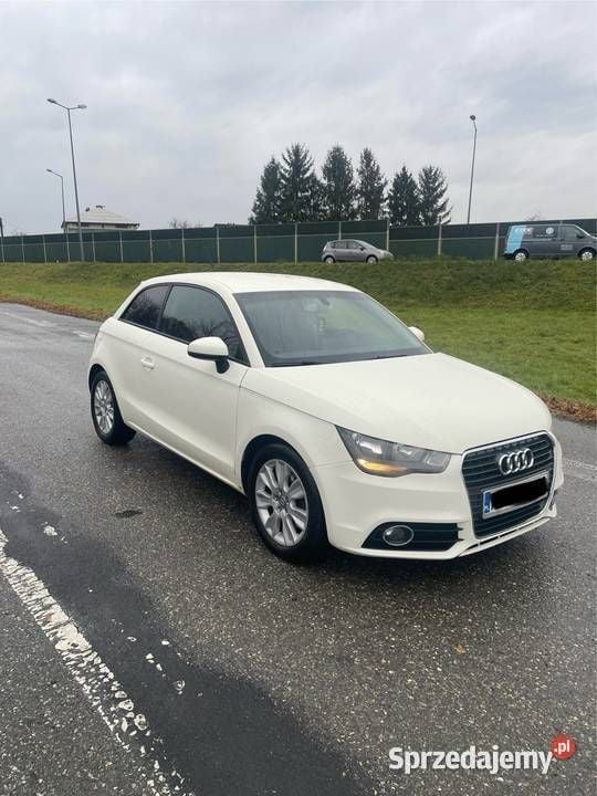 Biały Używany 2010 Audi A1 Hatchback | 22 500 zł (Uczciwa cena) - Obraz 1/4