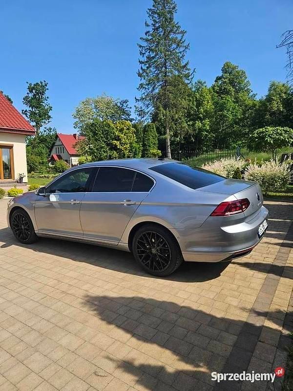 Używany VW Passat 2020 Srebrny Sedan/Limuzyna