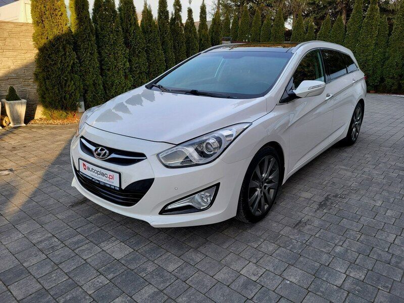 Używany Hyundai i40 116 KM (85 kW) 2013 Biały (metalik, perła) Kombi