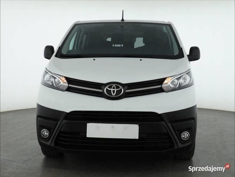 Biały Używany 2022 Toyota Proace Minivan | 94 999 zł (Uczciwa cena) - Obraz 1/4