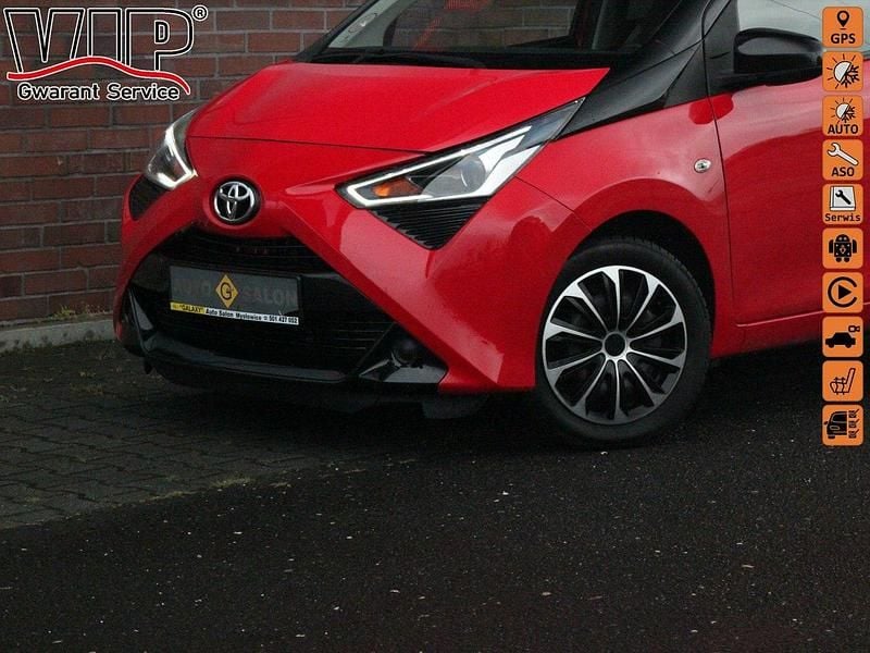 Czerwony Używany 2020 Toyota Aygo Hatchback | 33 990 zł (Uczciwa cena) - Obraz 1/4