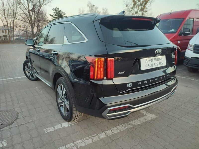 Używany Kia Sorento 180 KM (132 kW) 2021 Czarny (metalik) SUV
