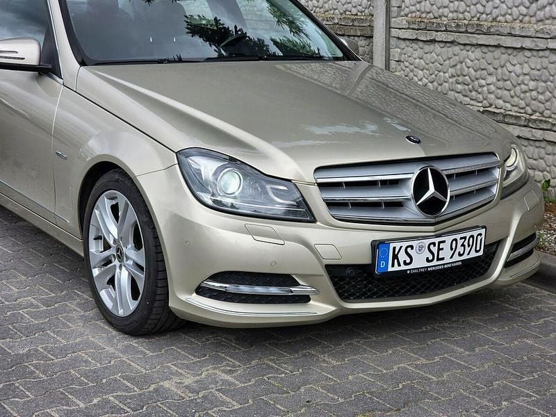 Używany Mercedes C180 Avantgarde 156 KM (114 kW) 2011 Złoty (metalik) Sedan/Limuzyna