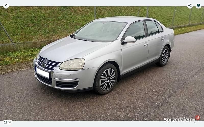 Srebrny Używany 2005 VW Passat Sedan/Limuzyna | 5500 zł (Dobra cena) - Obraz 1/4