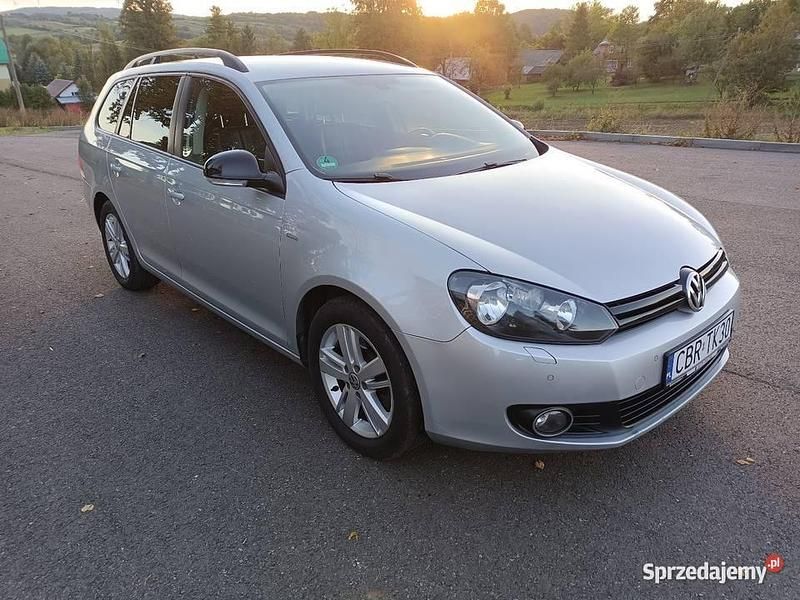 Srebrny Używany 2012 VW Golf VI Kombi | 24 900 zł (Uczciwa cena) - Obraz 1/4