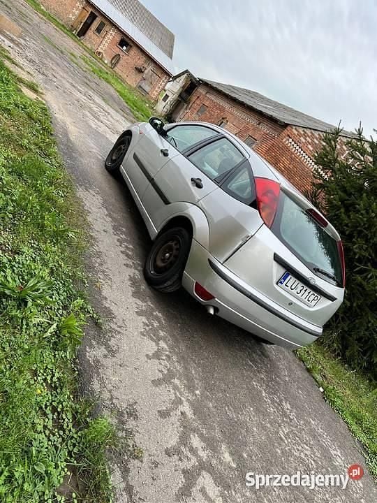 Srebrny Używany 2001 Ford Focus Hatchback | 2500 zł (Uczciwa cena) - Obraz 1/4