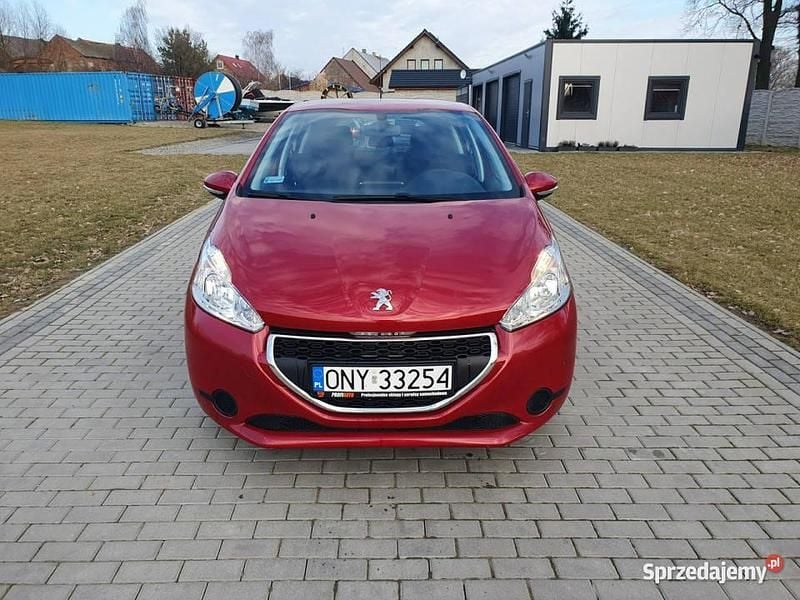 Używany Peugeot 208 2015 Bordowy Hatchback