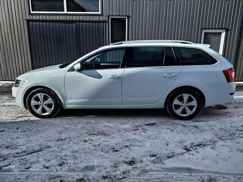 Używany Skoda Octavia 150 KM (110 kW) 2017 Biały Kombi