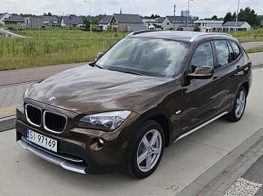 Brązowy Używany 2010 BMW X1 SUV | 34 900 zł (Uczciwa cena) - Obraz 1/4