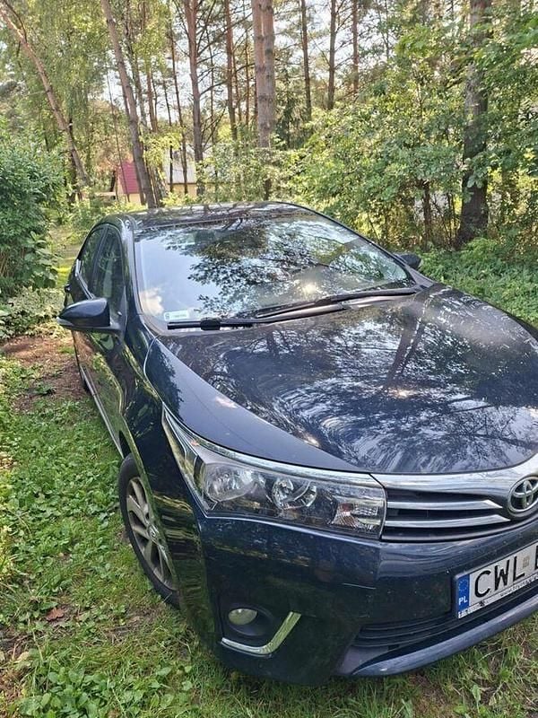 Używany Toyota Corolla 132 KM (97 kW) 2015 Inny kolor Sedan/Limuzyna