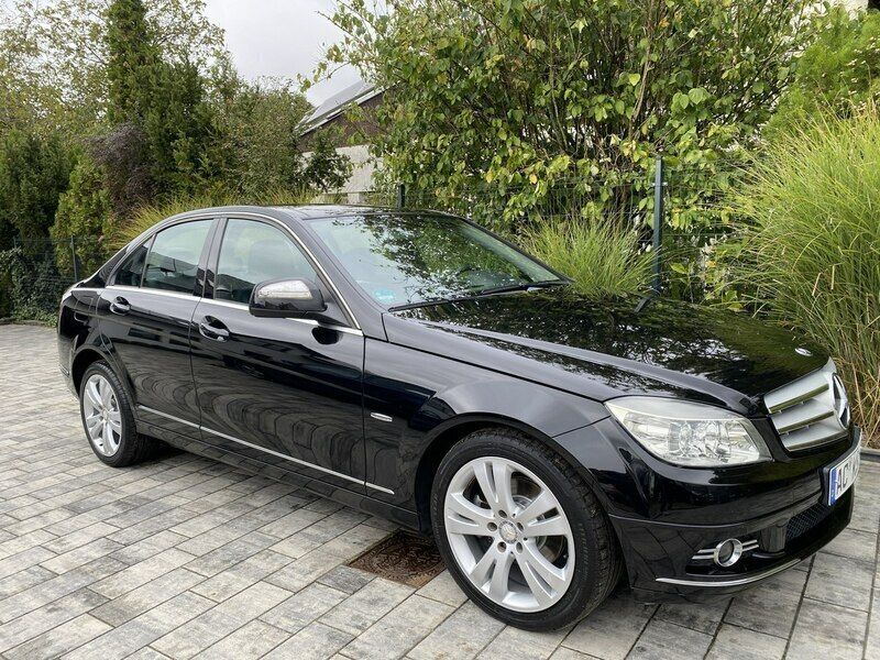 Czarny Używany 2007 Mercedes C180 Sedan/Limuzyna | 29 999 zł (Dobra cena) - Obraz 1/4