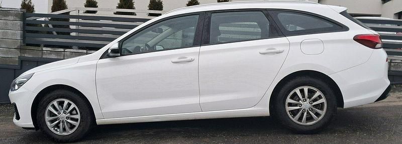 Używany Hyundai i30 110 KM (80 kW) 2022 Biały Kombi