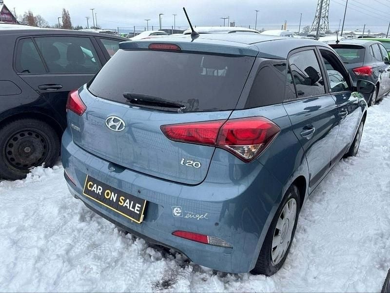 Używany Hyundai i20 86 KM (63 kW) 2016 Niebieski Hatchback
