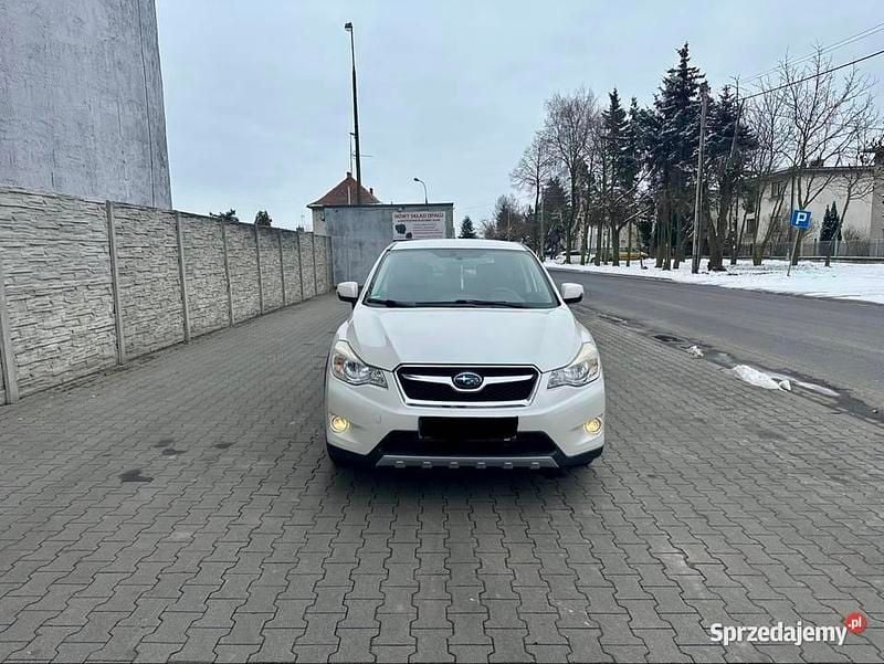 Biały Używany 2014 Subaru XV SUV | 28 900 zł - Obraz 1/4
