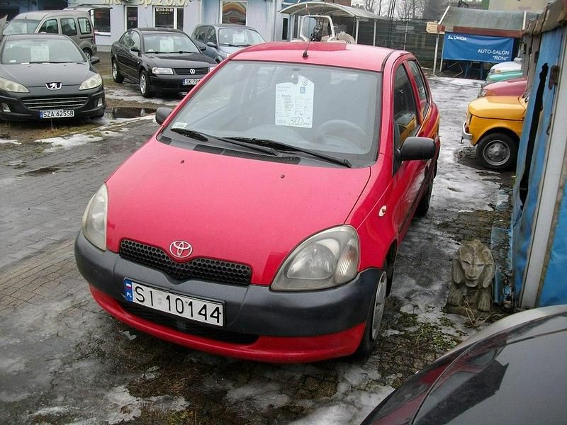 Używany Toyota Yaris 68 KM (50 kW) 2003 Czerwony Hatchback
