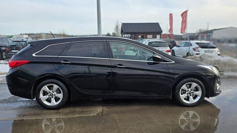 Używany Hyundai i40 136 KM (100 kW) 2013 Czarny (metalik) Kombi