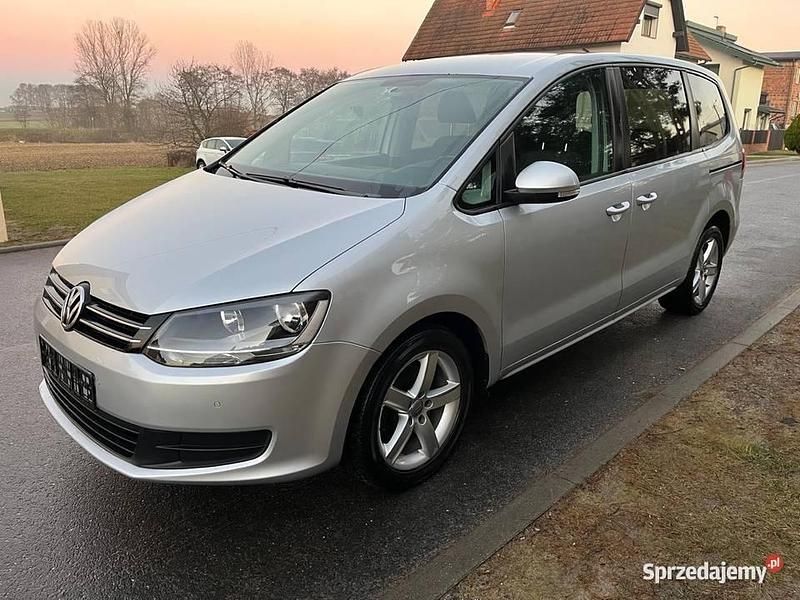Używany VW Sharan 2016 Srebrny Minivan